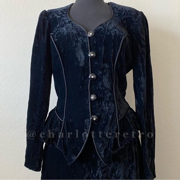 80s vtg Crushed Velvet Peplum Blazer + Skirt Set - Picture 2 of 15